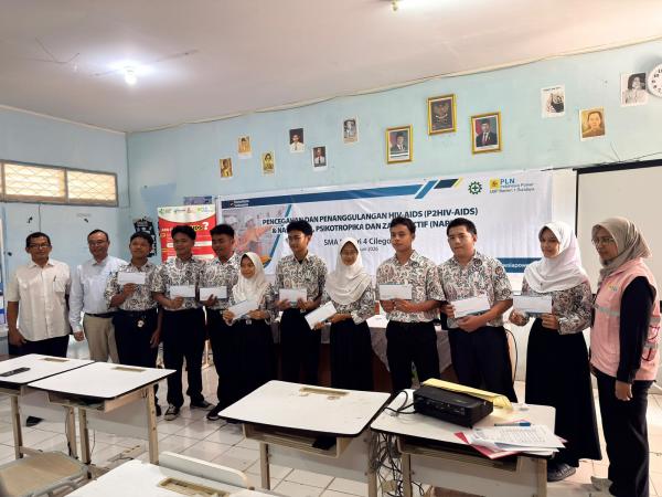 Keterbatasan Ekonomi Tak Halangi Prestasi, 10 Siswa SMA di Cilegon Dapat Beasiswa