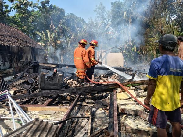 Kebakaran di Jombang, Nenek 70 Tahun Syok Habis Terbakar Gegara Lupa Mematikan Kompor
