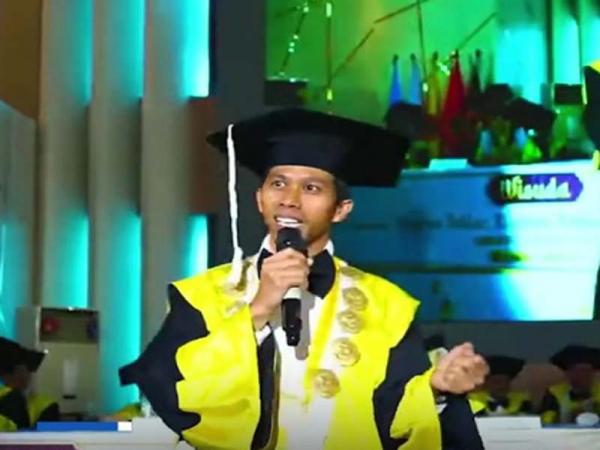 Haru Bercampur Bangga! Rektor Unram Kenalkan Putra Tukang Pijat yang Sukses Raih Gelar Magister