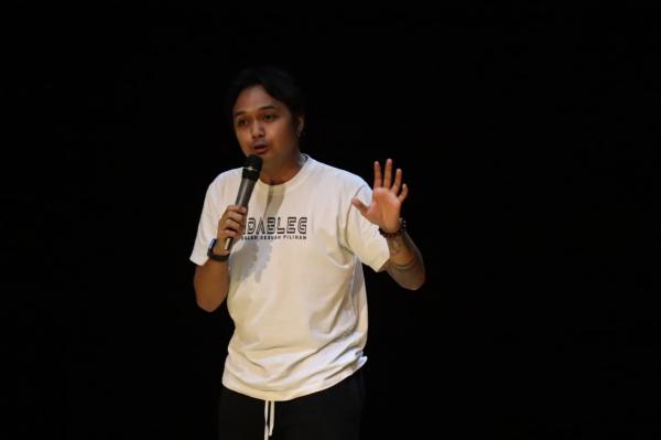Stand Up Indo Tour Surabaya Pecah, Cerita Firza Valaza Selama Tur Film Bikin Penonton Terpingkal
