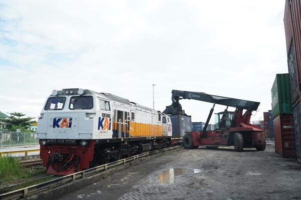 Dukung Konektivitas Kawasan Industri, KAI Daop 4 Semarang Kembangkan Layanan Angkutan Barang