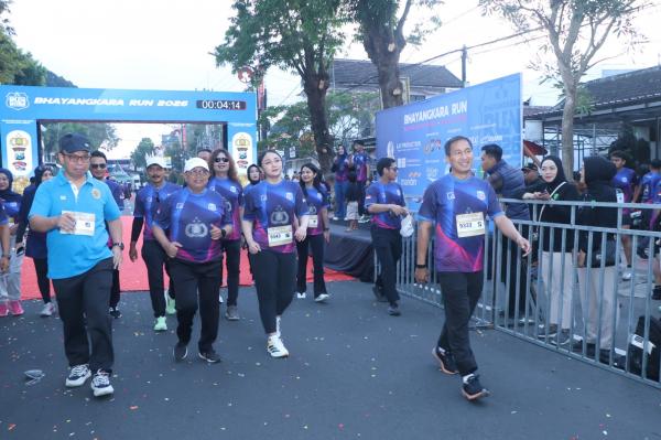 Bhayangkara Run 2026 Polres Blitar Kota Diikuti Ribuan Pelari, Momentum Kedekatan dengan Masyarakat