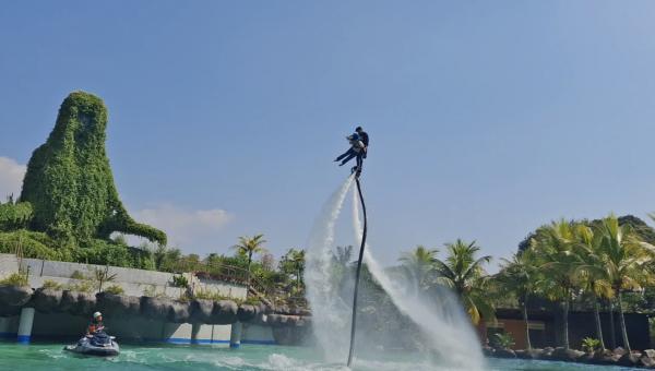 Terbang ala Iron Man Jadi Andalan Wisata Dusun Semilir selama Libur Sekolah
