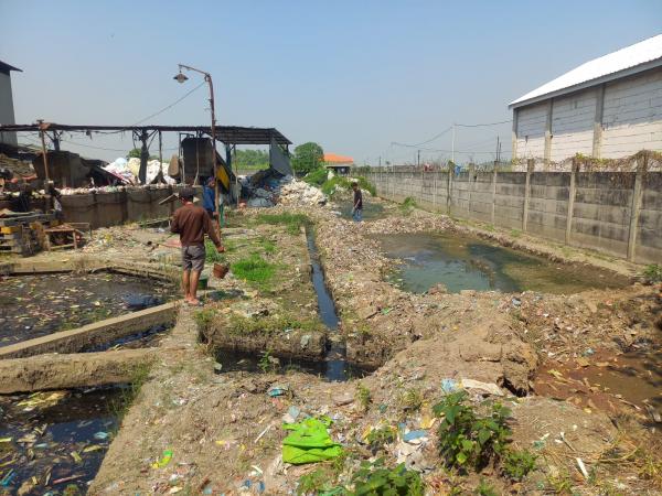 Nekat Beroperasi, Warga Kembali Geruduk Pabrik Biji Plastik di Jombang Karena Ingkari Kesepakatan