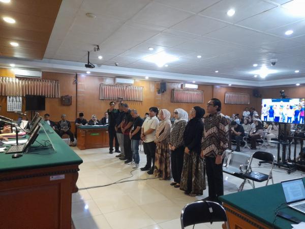 Sidang Perkara Bupati Bekasi: Hakim Pertanyakan Alasan Jaksa Hadirkan Politisi Indramayu Ono Surono