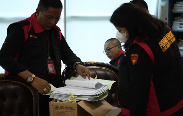 Breaking News! Geledah Kantor Disdagperin, Kejari Bekasi Bongkar Dugaan Pungli Pengelola MCK