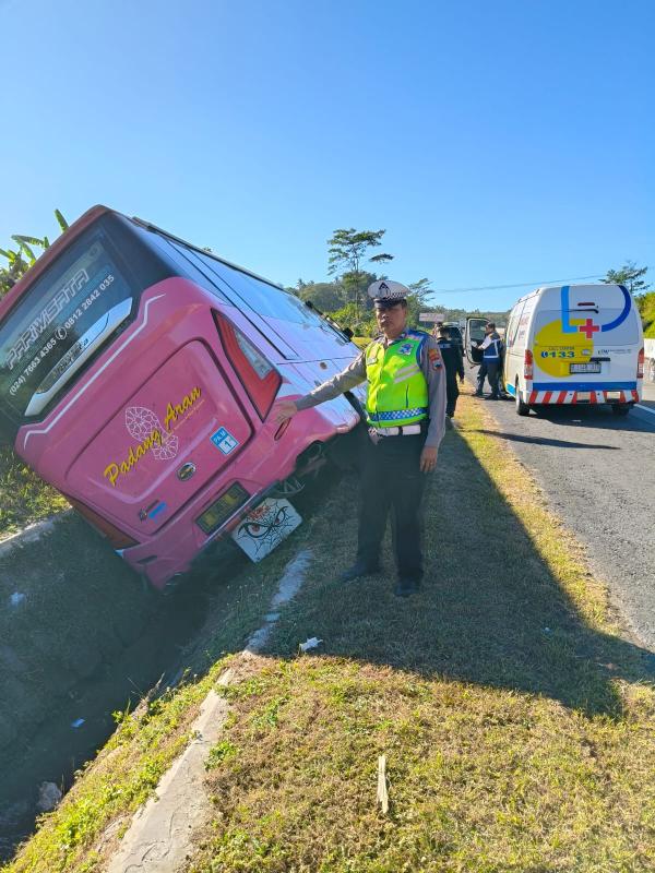 Sopir Gagal Fokus: Bus Masuk Parit di Tol Bawen-Salatiga, 2 Penumpang Tewas