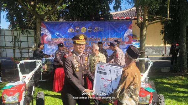 Hari Bhayangkara ke-80, Polres Salatiga Serahkan Hadiah Kapolres Cup dan Bantuan Alsintan Petani