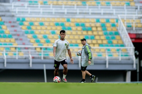 Toni Firmansyah Genjot Latihan Demi Rebut Tempat Utama di Persebaya Musim Depan, Ini yang Dilakukan