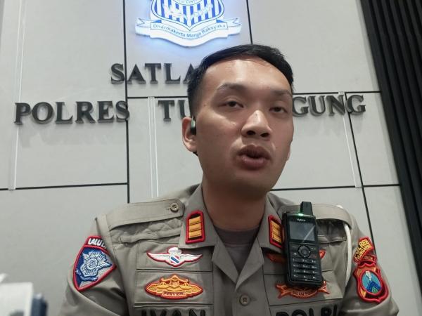 Nekat Lewat Jalur Alternatif Gondang, Puluhan Truk Ditilang Satlantas Polres Tulungagung
