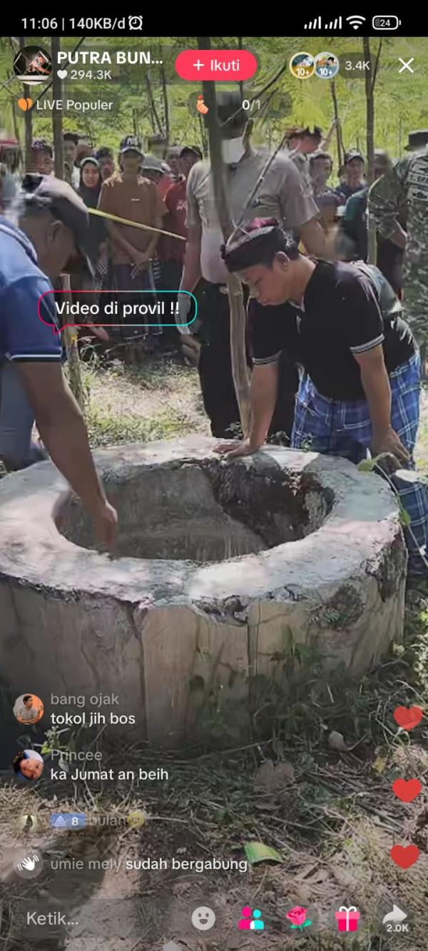 Viral di Media Sosial, Proses Evakuasi Jenazah dari Sumur di Kraksaan Jadi Perhatian Warga