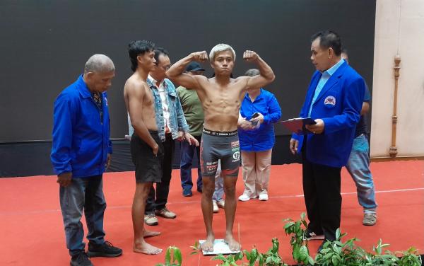 Perebutan Sabuk Emas Gubernur Jateng di Solo Siap Digelar, Puluhan Petinju Timbang Badan