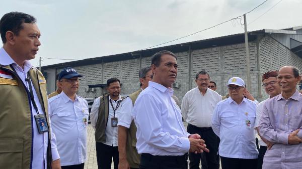 Pujian Menteri Pertanian Belum Lama Berlalu, Gudang Beras Bulog Karawang Kini Jadi Sarang Kutu?