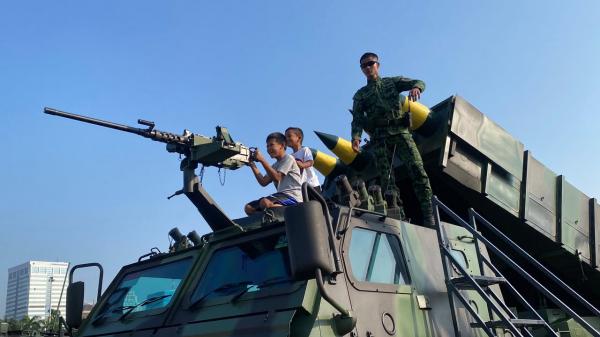 Berjejer Gagah di Monas, Deretan Alutsista Kostrad TNI AD Siap Jaga Kedaulatan NKRI