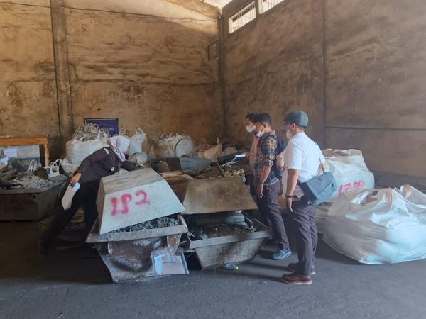 Rampas Aset Korupsi Timah, Kejagung Sita Eksekusi 104 Ton Timah Milik Terpidana Tamron alias Aon