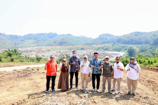 Kunjungi TPA Sarimukti, Pansus XV DPRD Jabar Matangkan Regulasi Pengelolaan Sampah