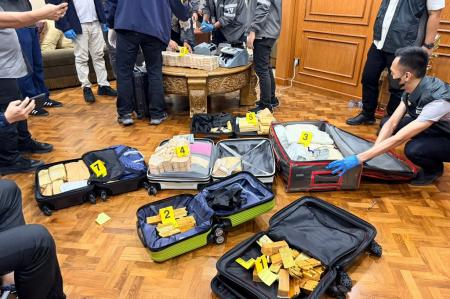 Kasus Korupsi Batu Bara-Asabri-Krakatau Steel, Polri Sita Foto Keluarga Jampidsus dan Emas 74 kg