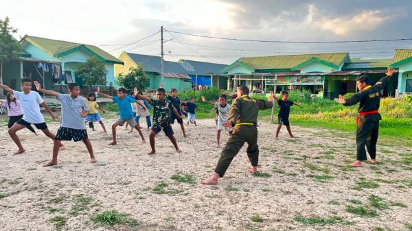 Kodim Gowa Kenalkan Pencak Silat Militer kepada Putra-Putri Personel di Asrama Taeng