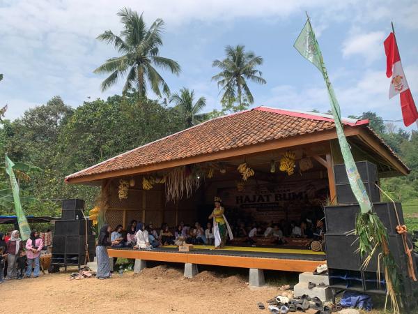 Menjaga Warisan Leluhur di Kaki Gunung, Hajat Bumi Cintalaksana Karawang Jadi Napas Desa Wisata