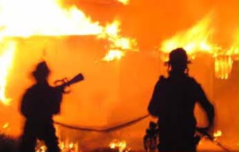 Kebakaran Hebat Hanguskan Bangunan Kandang di Ponorogo, Kerugian Puluhan Juta