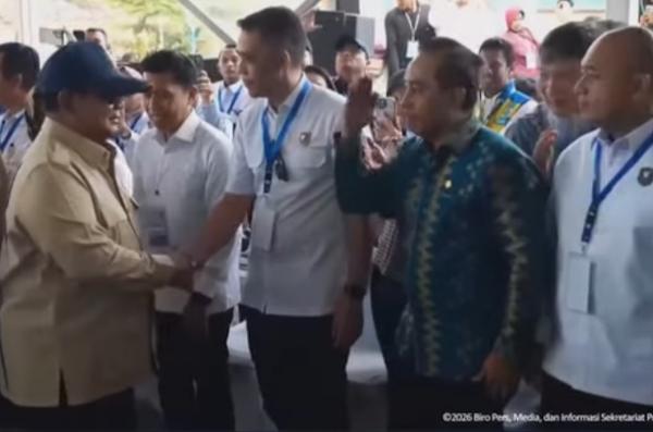 Viral Foto Tokoh NTB Mori Hanafi Salam Hormat ke Prabowo Sinyal Kuat Kembali ke Partai Gerindra