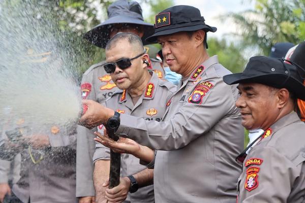 Kapolda Kalteng Pimpin Langsung Pemadaman Karhutla di Tumbang Nusa, Tegaskan Penindakan Pelaku