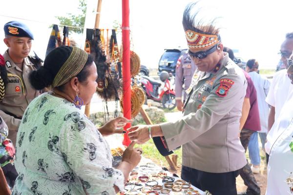 Kapolda Papua Barat Daya Hadiri Festival Rakyat 2026, Dukung UMKM dan Ekonomi Lokal