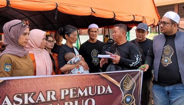 Laskar Pemuda Al-Faruq Salurkan Bantuan untuk Korban Kebakaran Gang Sari 45 Palangka Raya