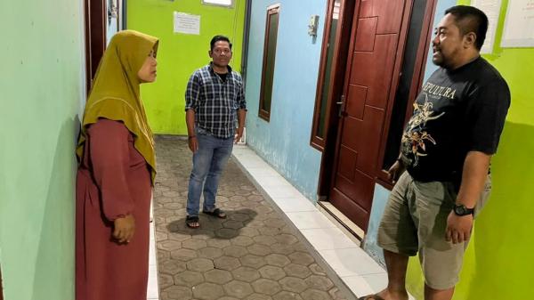 Istri Gerebek Suami Ngamar Bareng Perempuan di Kos Jombang, Polisi: Belum Ada Laporan