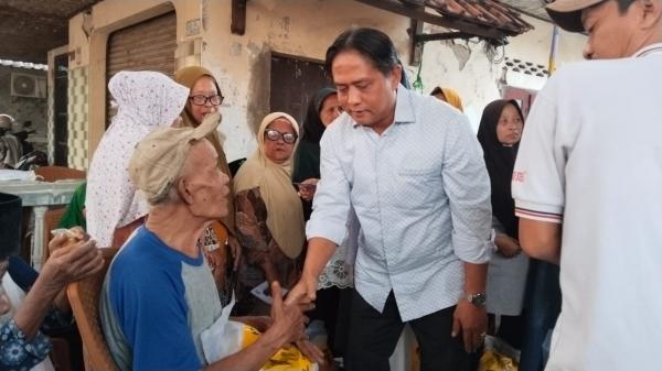 Warga Bulak Heboh, Anggota DPRD Indramayu Ini Gelontorkan Rp200 Juta untuk Cor Beton Jalan