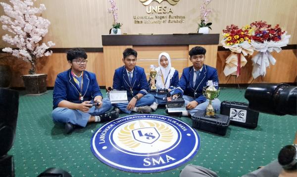 Hanya Modal Robot Rp7 Juta, Empat Siswa Surabaya Ini Sukses Taklukkan Kompetisi Robotik Dunia