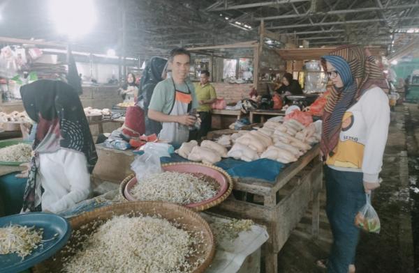 Efek MBG, Harga Sayur dan Telur Naik, Omzet Pedagang Anjlok