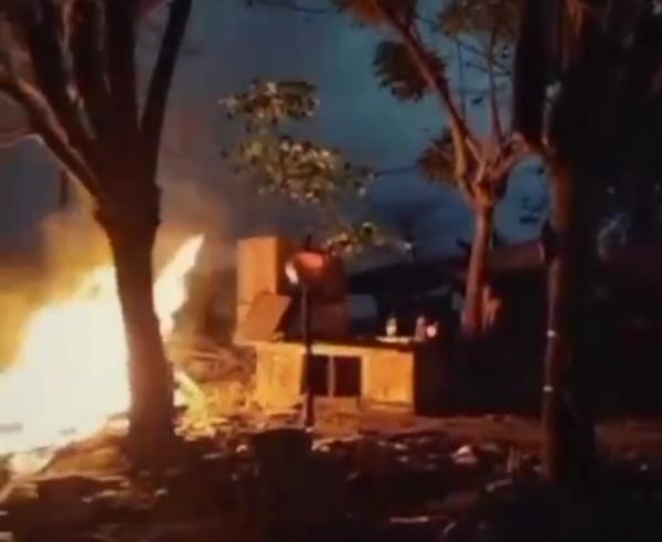 Pemilik Lokalisasi Krengseng di Krian Bongkar Bangunan