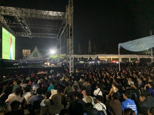 Membeludak! Ribuan Warga Padati Nobar Final Piala Dunia di Karawang, Omzet UMKM Tembus Rp1,19 Miliar