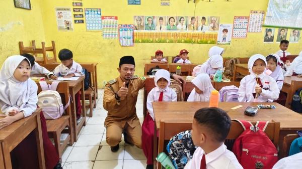 Sempat Ngadu ke KDM, Siswa Gagal Masuk SD di Karawang Kini Belajar di SDN Sukaharja 3