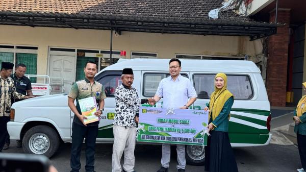 Dukung Layanan Medis, RSU Kumala Siwi Hibahkan Mobil Siaga ke Desa Mijen