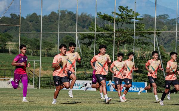 Stefan Keeltjes Genjot Fisik Pemain Kendal Tornado FC dalam 2 Pekan Latihan, Begini Hasilnya