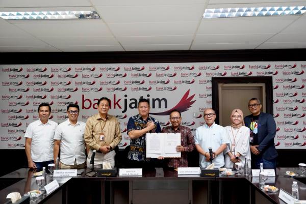 Kiriman Uang dari Malaysia dan Hong Kong Kini Lebih Mudah Lewat Sinergi Bank Jatim-Bank NTT