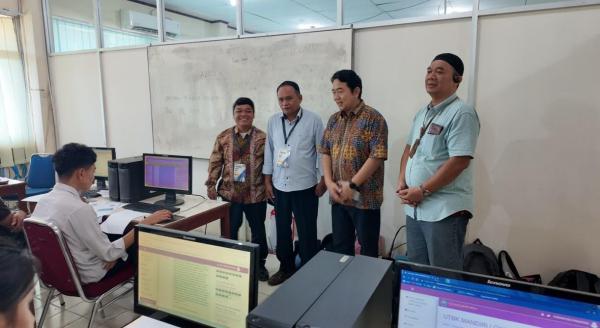 Peminat Naik 15 Persen, Direktur Polmed Tinjau Langsung Ujian Masuk Mandiri Lokal 2026
