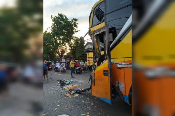 Bus Dali Jaya Tabrak Truk dari Belakang di Baureno Bojonegoro, Begini Kronologinya