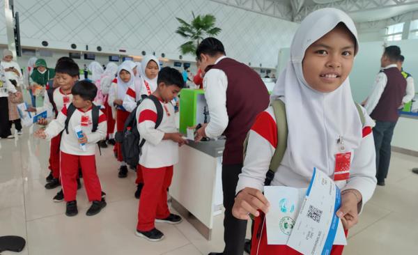 Edukasi Keselamatan Penerbangan, Bandara A Yani Ajak Siswa SD Simulasi Alur Perjalanan Pesawat