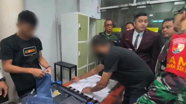 Petugas Bandara SSK II Pekanbaru Gagalkan Penyelundupan 2 Kg Sabu, Kurir Asal Aceh Ditangkap