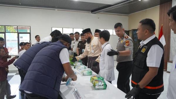 Sabu 8 Kg dan Ribuan Ekstasi Dilenyapkan, Polres Bengkalis Buru Jaringan Internasional