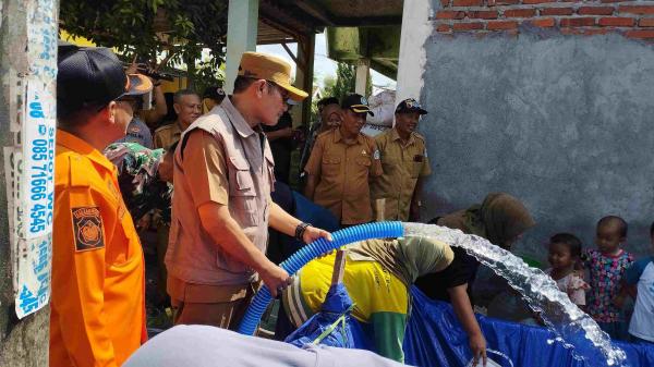 Kekeringan Melanda Kedungkumpul, Pemkab Lamongan Salurkan 25.000 Liter Air Bersih