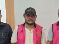 Pakai Topi BOSS, Eks Ketua DPRD Mamuju Ditahan Kasus Korupsi Makan Minum Rp 795 Juta