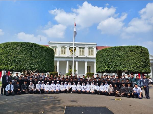 Ribuan Orang Berebut Ikut Upacara HUT ke-81 RI Bareng Presiden, Istana Tambah Kuota