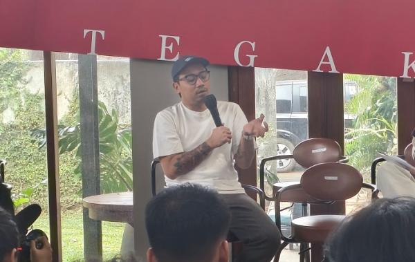 12 Tahun di Balik Lagu-lagu Hits Indonesia, Lafa Pratomo Akhirnya Muncul lewat EP Garis Tegak