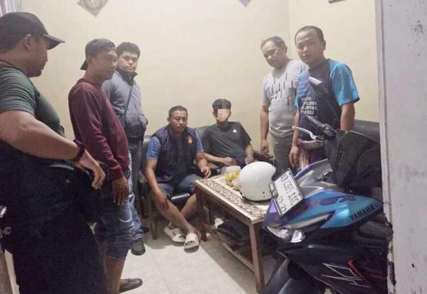Nekat Mainkan Mobil Rental Orang, Pria Ini Diborgol Polisi usai Kelabuhi Korban Rp15 Juta