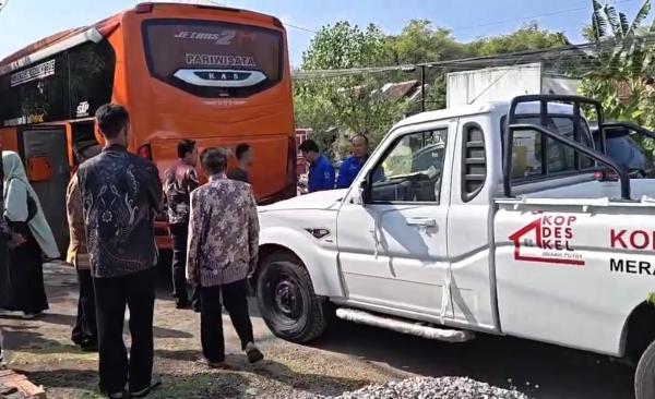 Rombongan Pikap KDMP Alami Kecelakaan Beruntun di Jalan Ponorogo - Solo