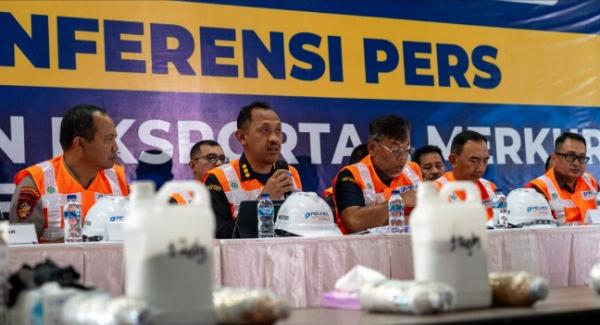 Nyaris Lolos ke Afrika, 3,4 Ton Merkuri Senilai Rp17,5 M Disembunyikan di Balik Tumpukan Keramik